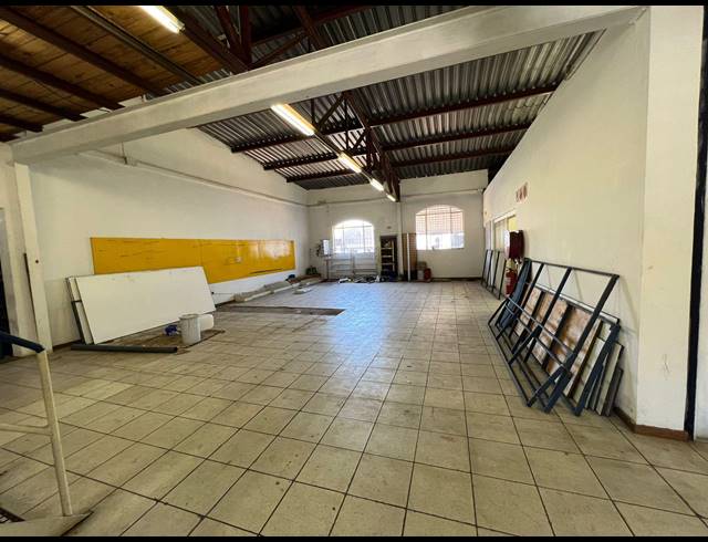 1,160M² WAREHOUSE FOR SALE IN PRIMROSE